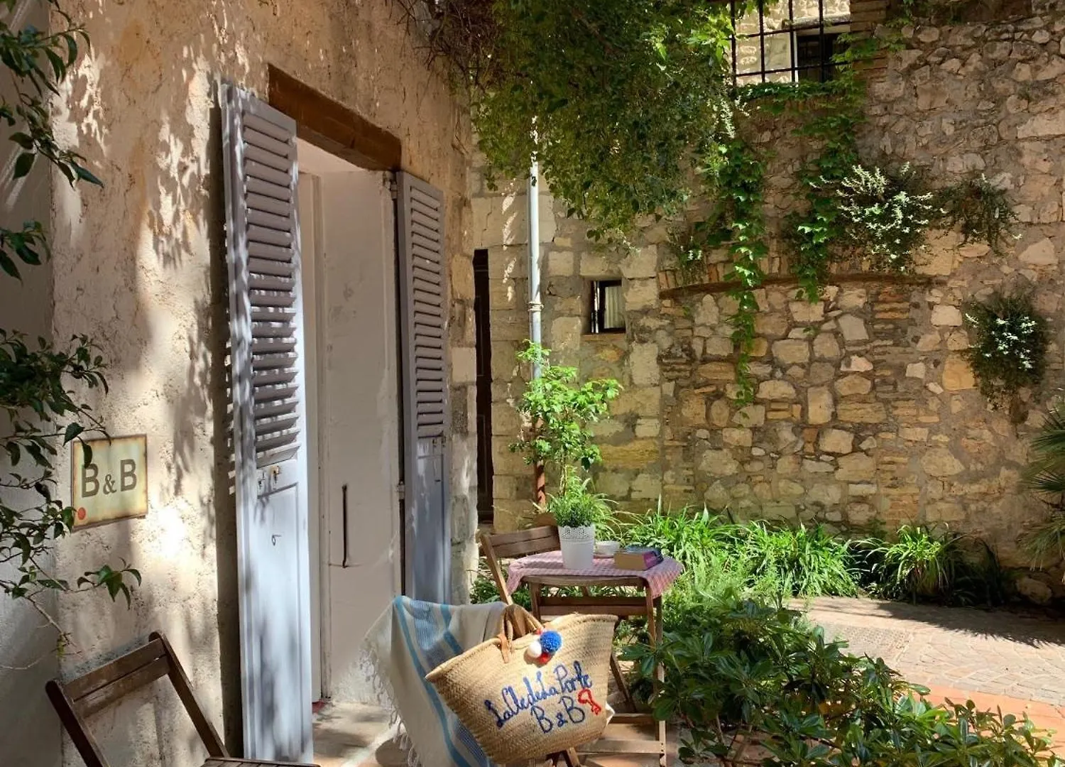 Bed & Breakfast La Cle De La Porte B&B Antibes Frankrijk